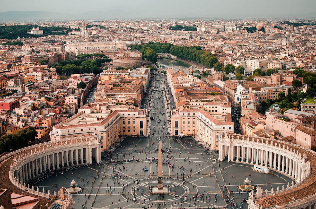 Пазител на история и култура - библиотеката във Ватикана