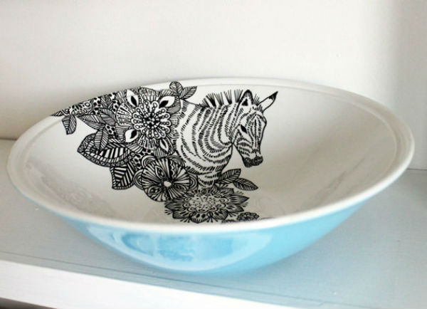 Ръчно нарисувани чинии с животни