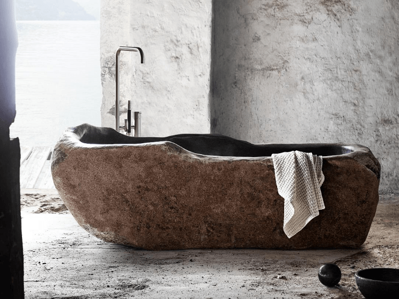 Уникална вана от камък