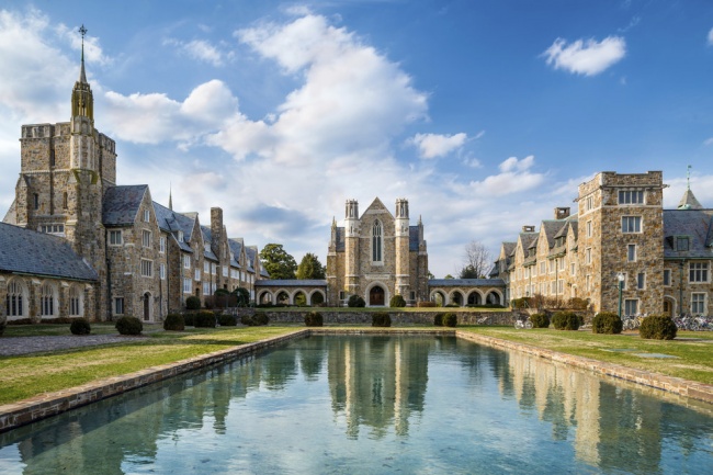 Архитектурни шедьоври: 15 от най-красивите университети в света