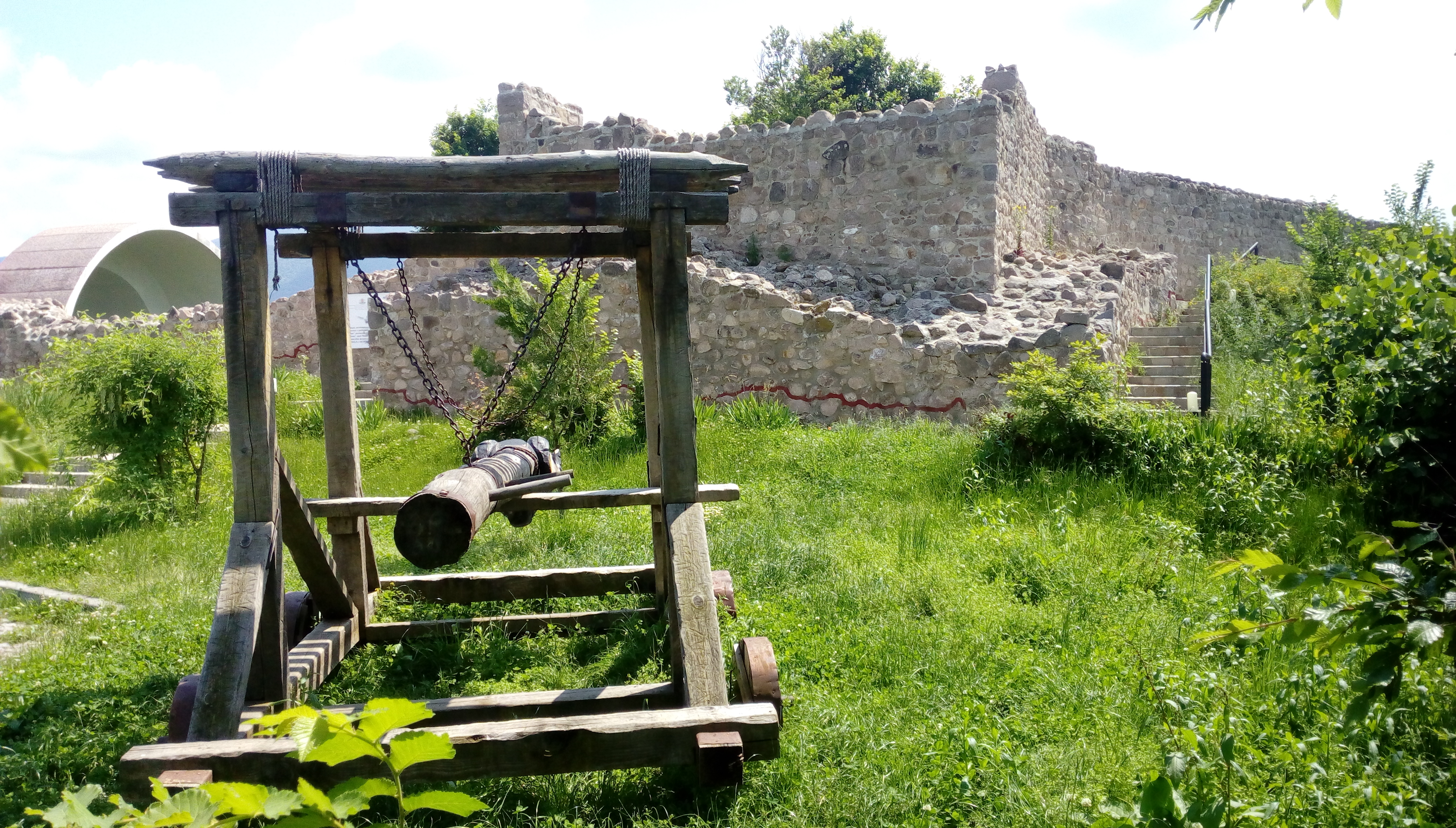 Крепостта Перистера - скритата перла на България