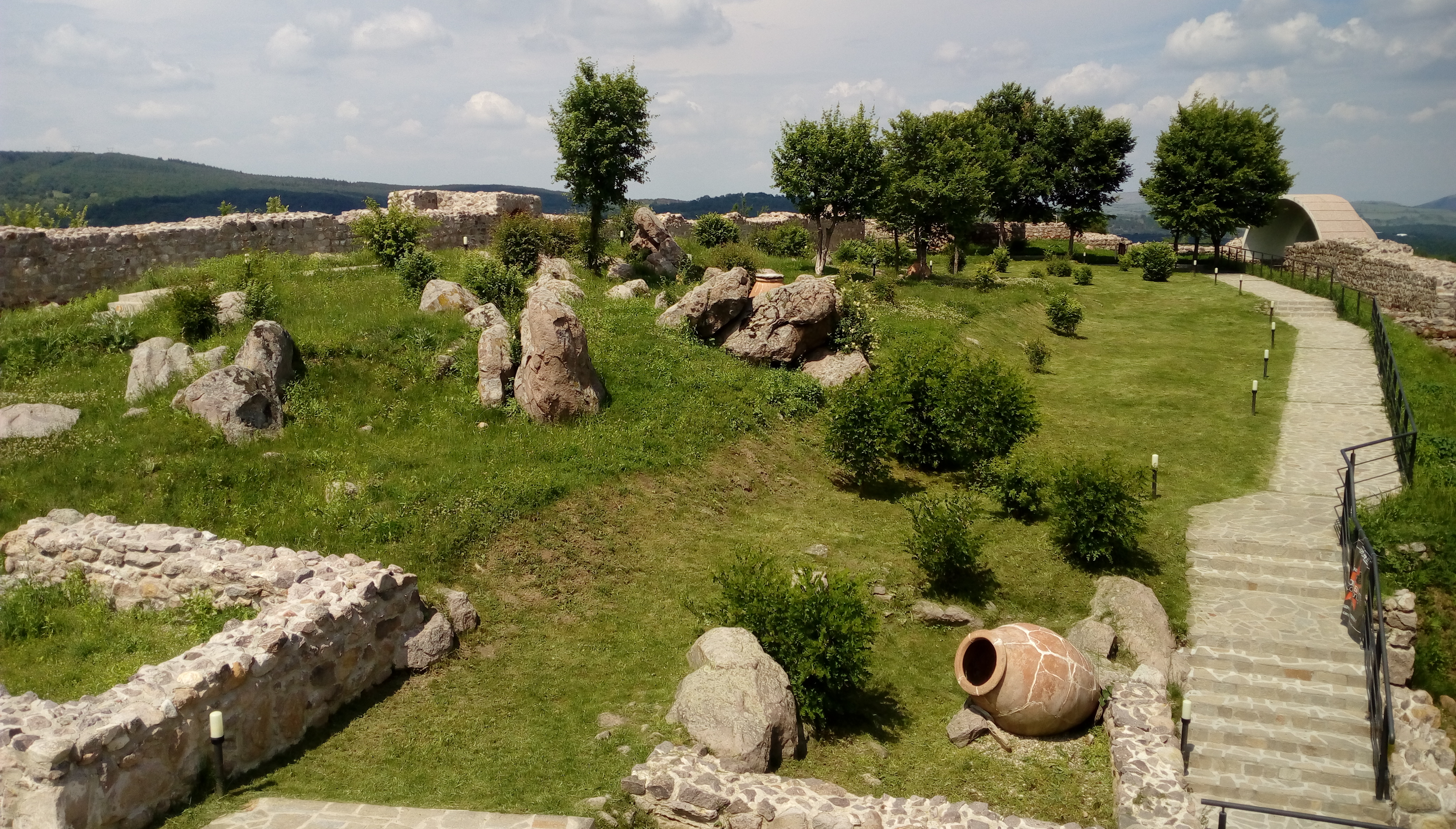 Крепостта Перистера - скритата перла на България