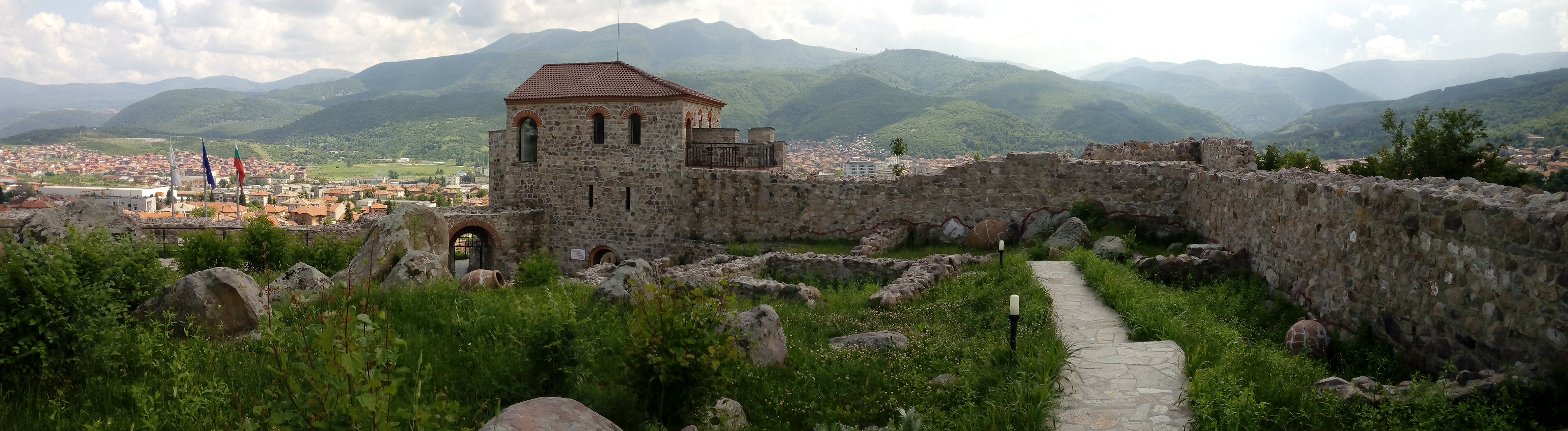 Крепостта Перистера - скритата перла на България