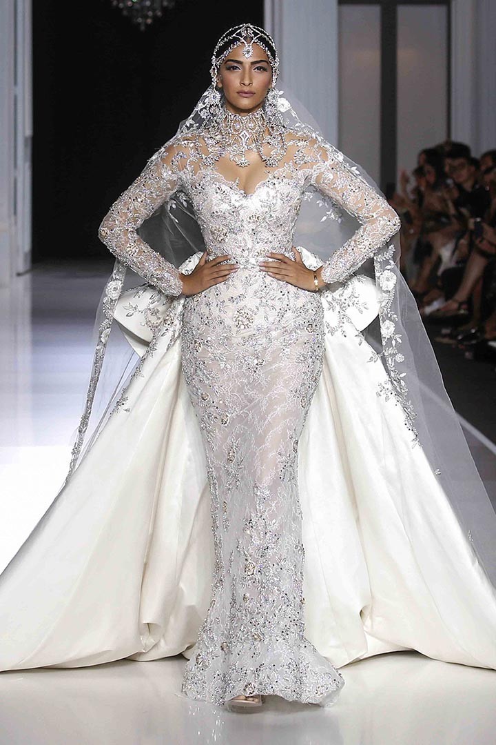 Класа, елегантност и женственост от Ralph & Russo за есен-зима 2017/2018 г.