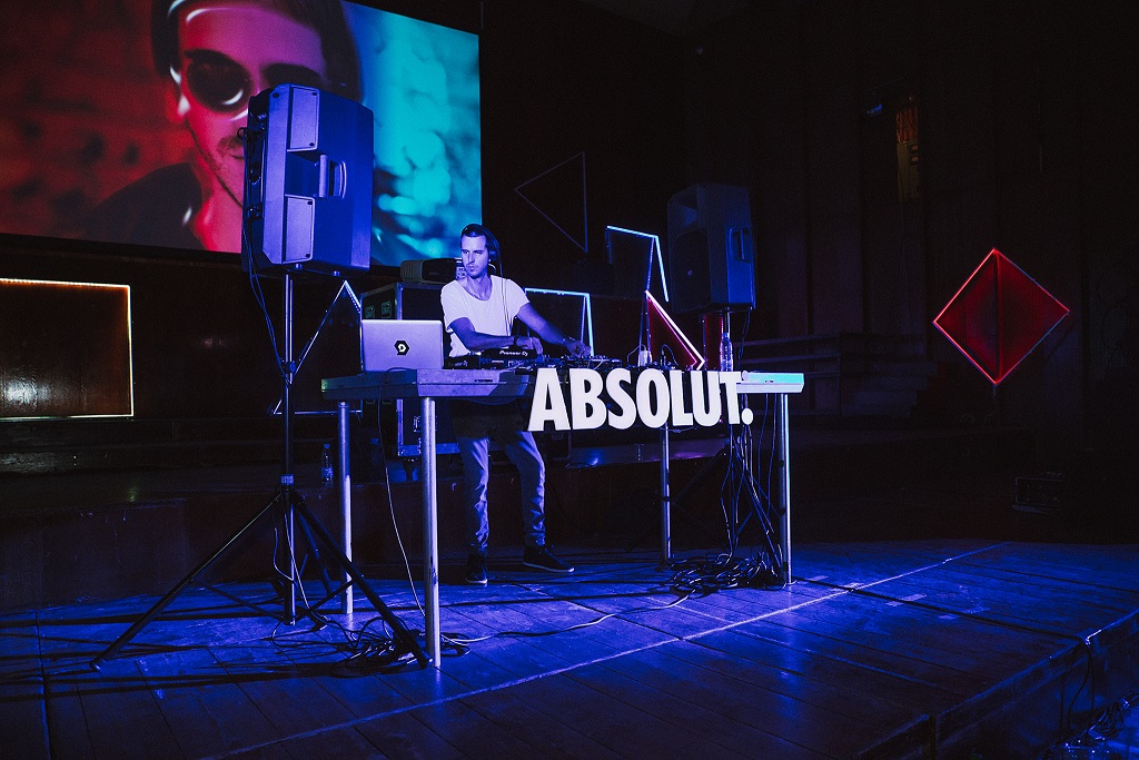 Новата инициатива на Absolut събра братя Аргирови и австрийски диджей на една сцена