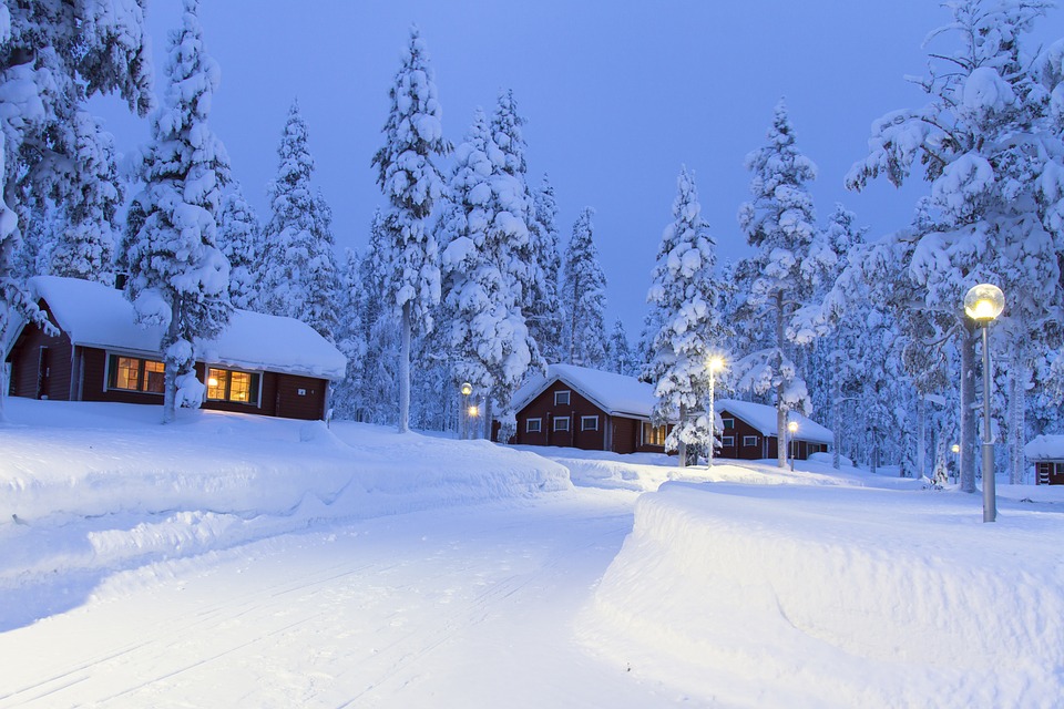 Прекрасни снимки на къщи, отрупани със сняг