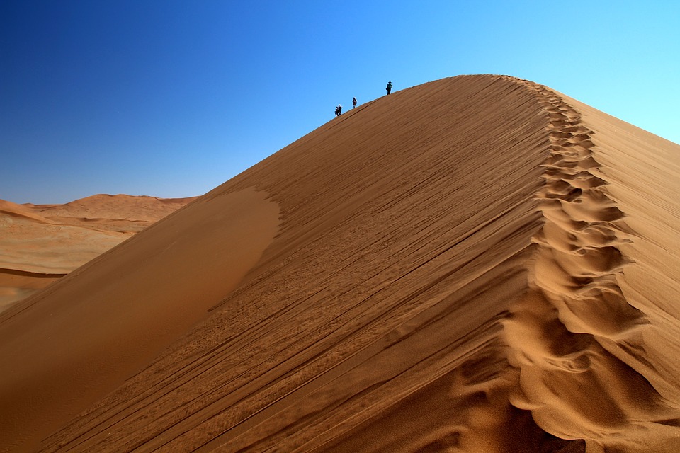 Пустинята Намиб - безкрайно море от пясък