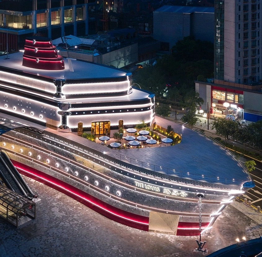 Louis Vuitton представя The Louis, едно уникално място, съчетаващо бутик, кафене и потапяща изложба в Шанхай