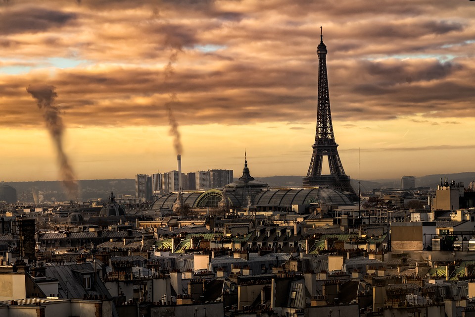 Айфеловата кула - символът на Париж