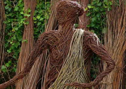 Скулптури от върба