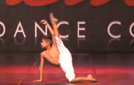 Най-добрият 8-годишен танцьор, който някога сте виждали (видео)