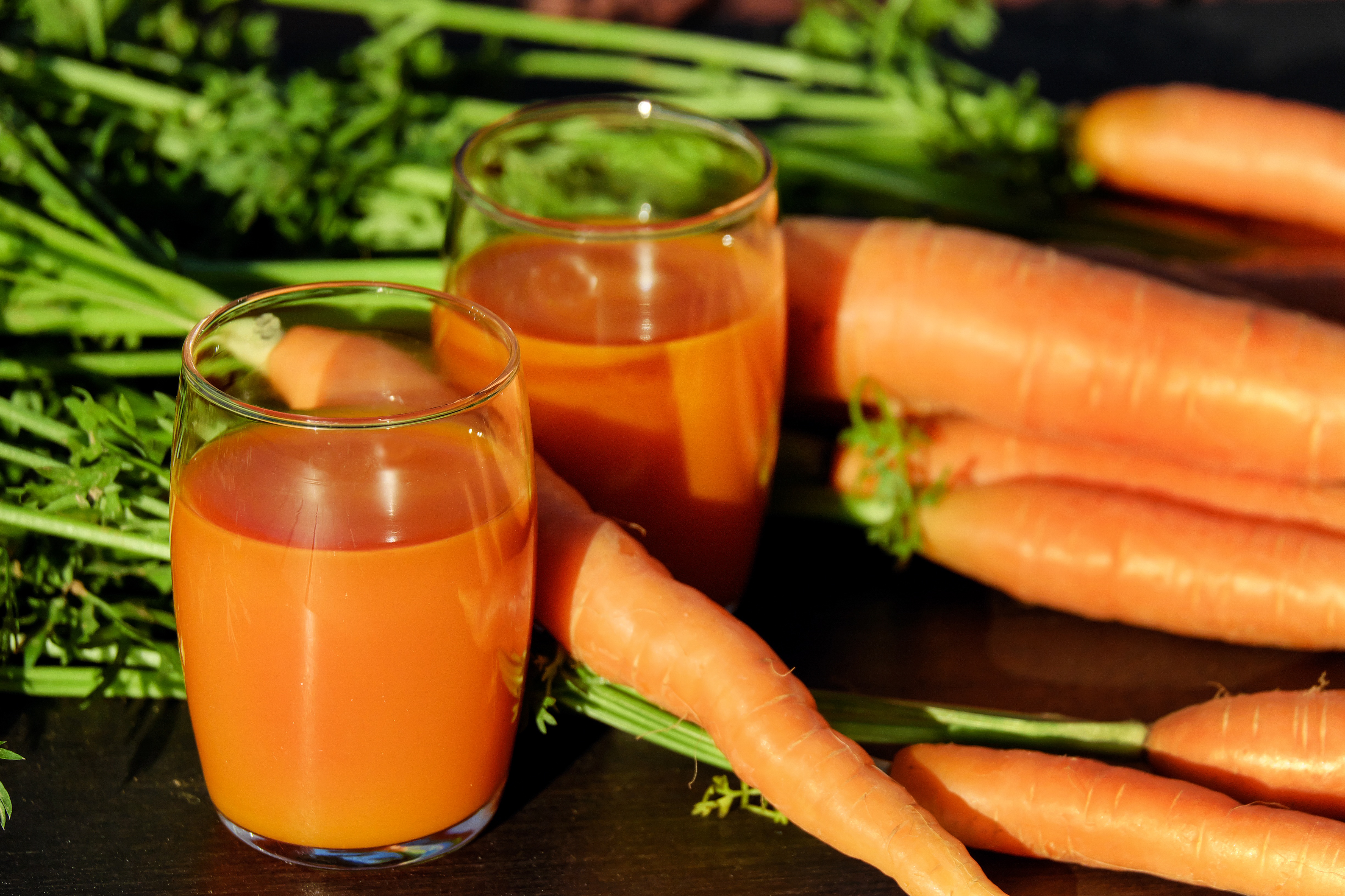 20 ползи от пиенето на пресен сок от моркови