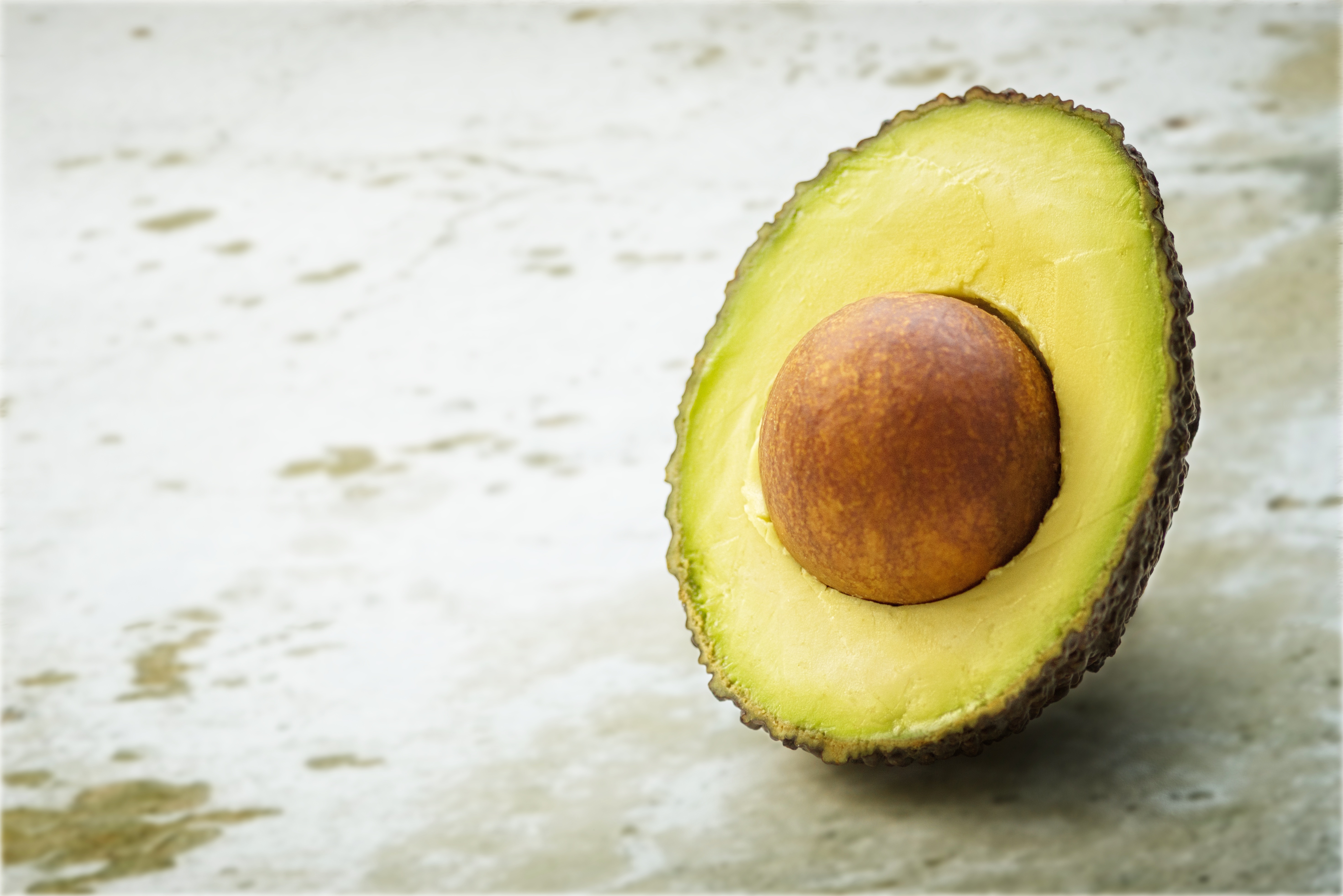 9 страхотни ползи от костилката на авокадото