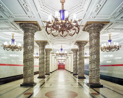 Пищната архитектура на метростанциите в Русия