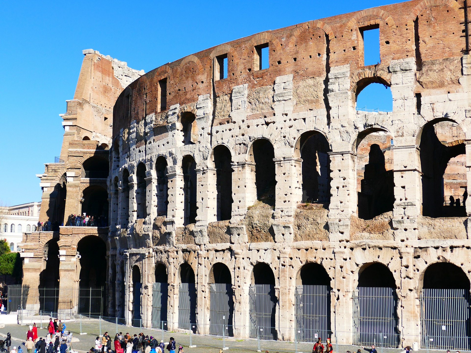 Амфитеатрите - чудото на Древен Рим