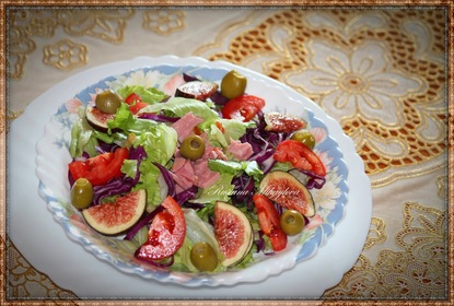 Здравословна салата със смокини