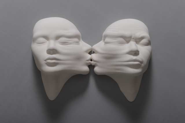 Човешките емоции в оригинални скулптури
