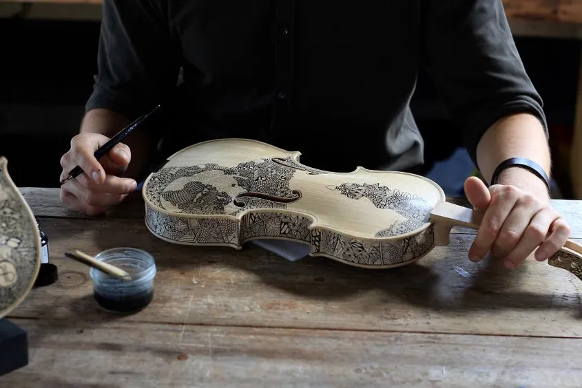 Рисунки върху цигулки