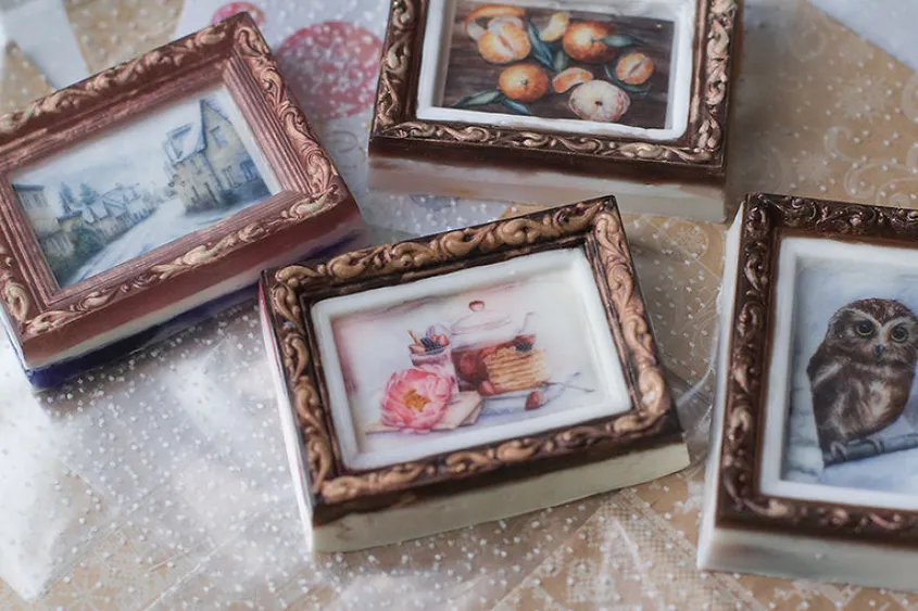 Акварелни рисунки върху сапуни