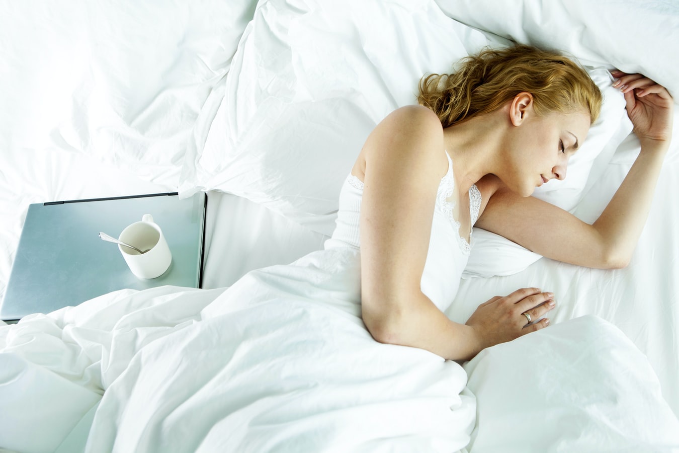 Как да спим по- добре, работейки от вкъщи