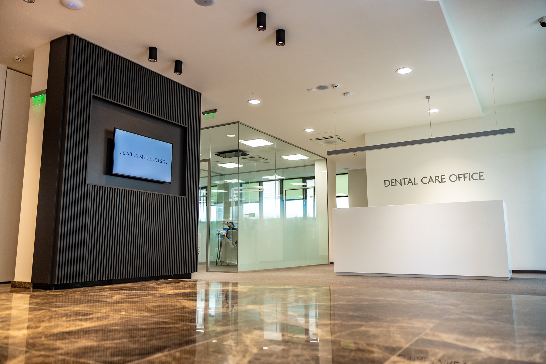 Дентална клиника от ново поколение отвори врати в София Dental Clinic Petar Duchev Kids & Dental Care Office посреща първите си пациенти
