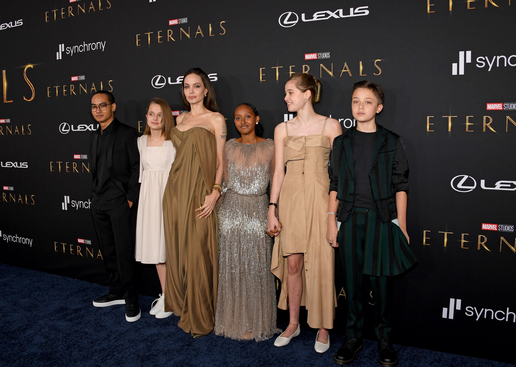 Анджелина Джоли заедно с децата си за премиерата на Marvel хита "Eternals"