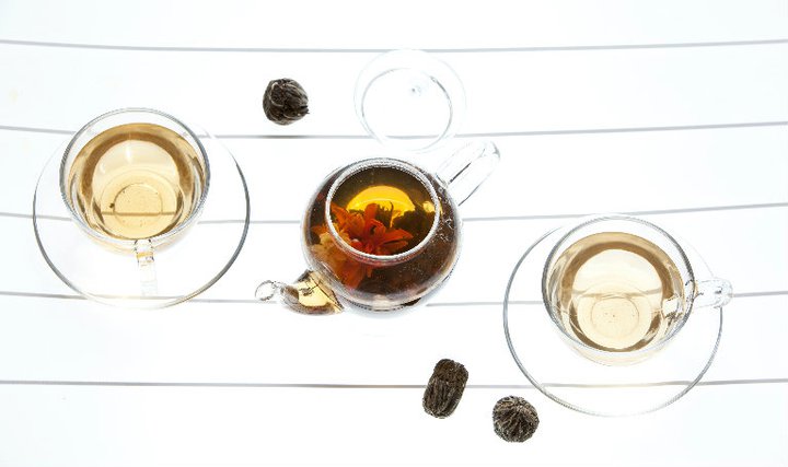 Цъфтящ чай или прясно сварен студен чай? Изберете сами!