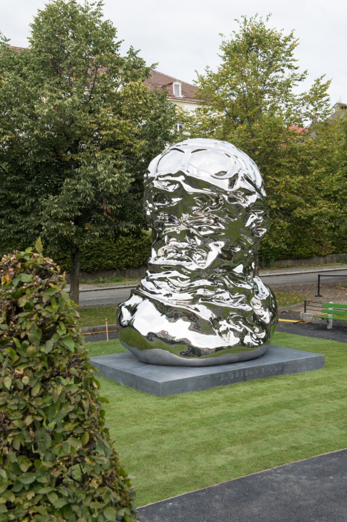 Мащабната скулптура на Луи Шевроле