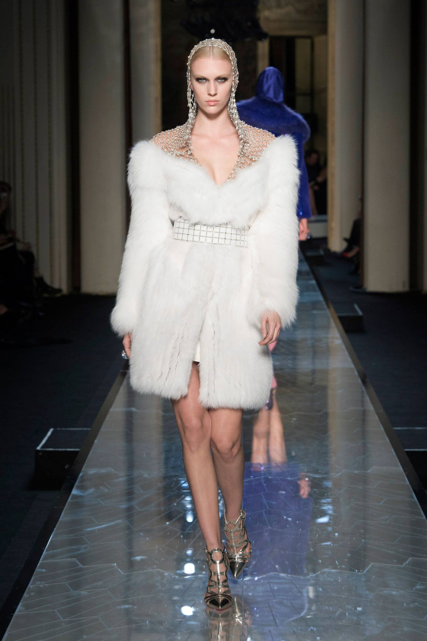 Съвременна богиня от Atelier Versace