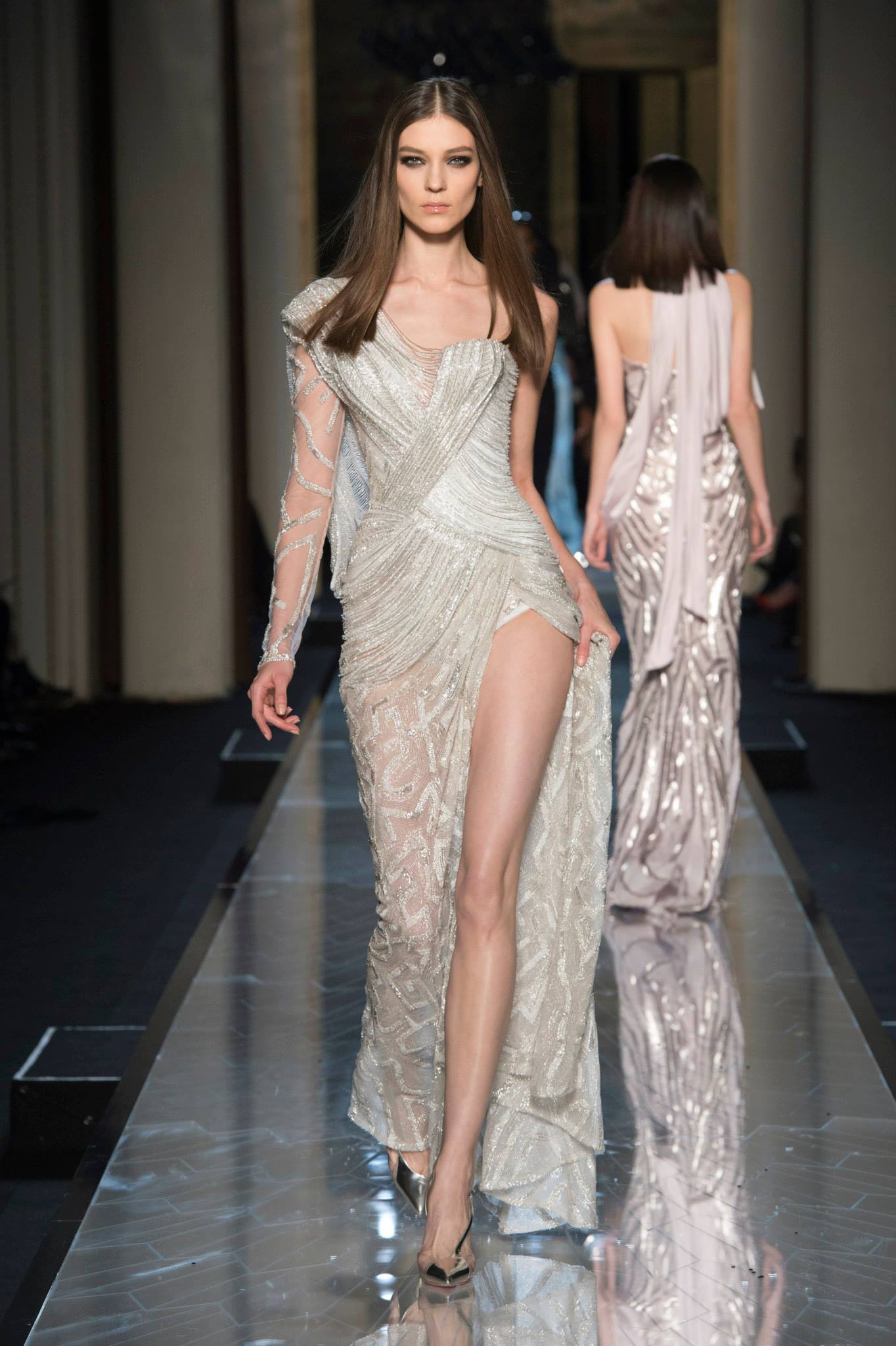 Съвременна богиня от Atelier Versace