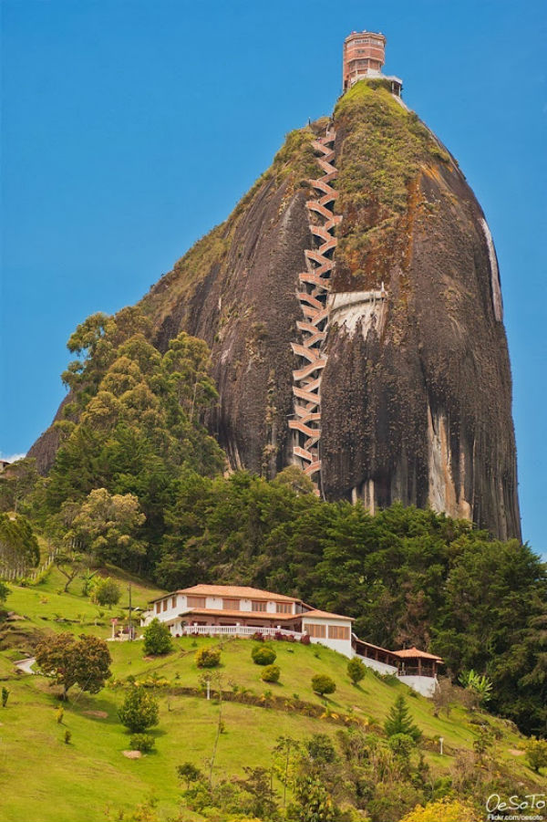 Огромната скала Ел Пенон де Гуатапе в Колумбия 