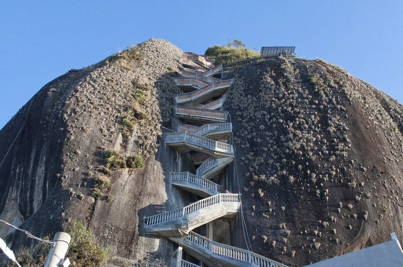 Огромната скала Ел Пенон де Гуатапе в Колумбия 