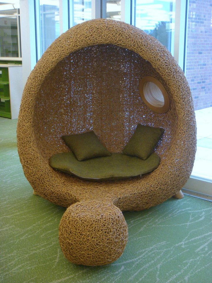 Оригинални мебели във формата на гнездо