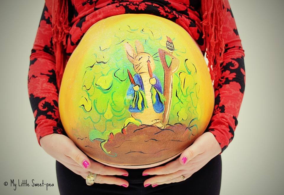 Изкуството да изрисуваш корема на бременна жена 