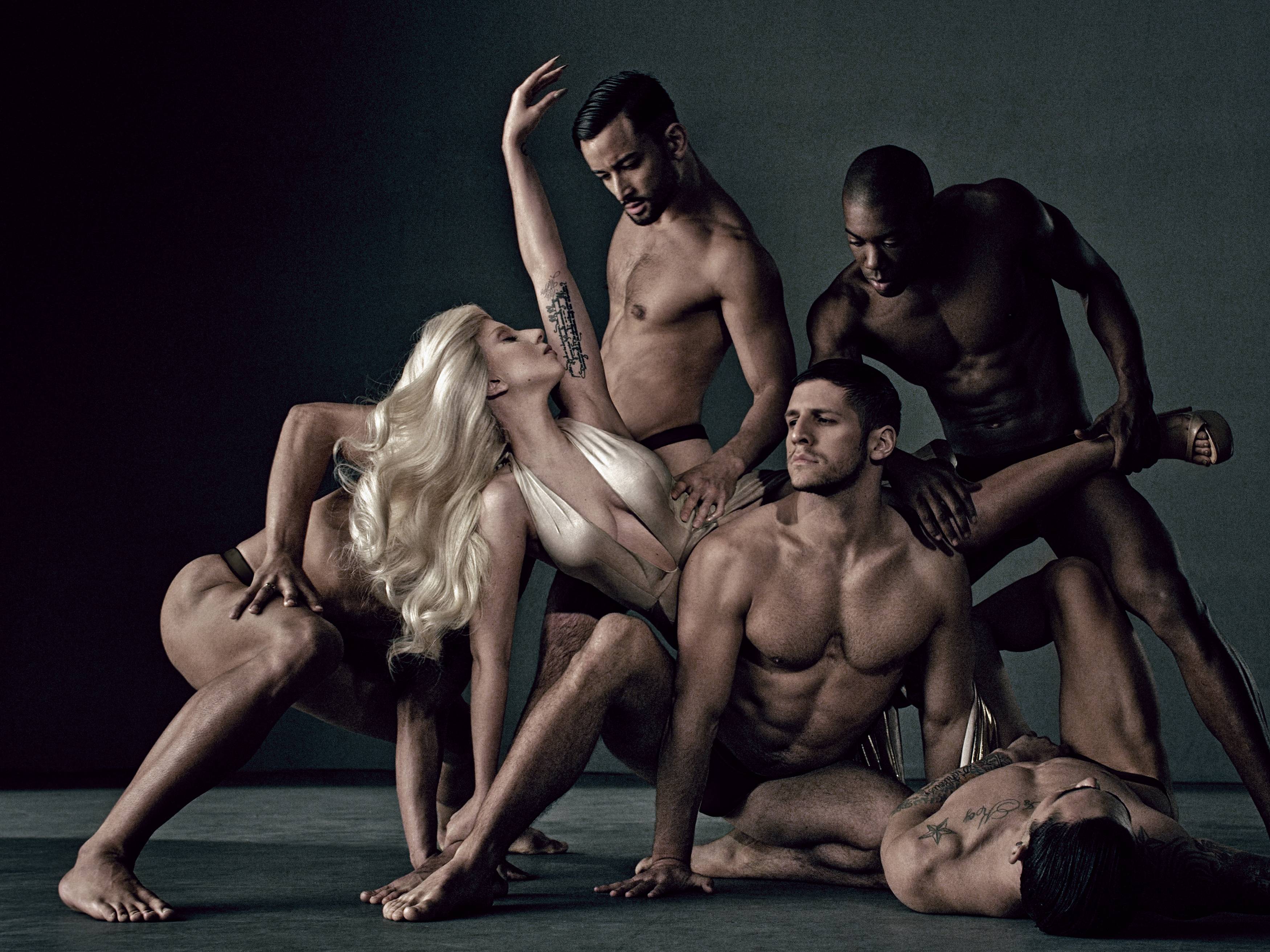 Супер секси кадри на Лейди Гага за кампанията на новия й аромат
