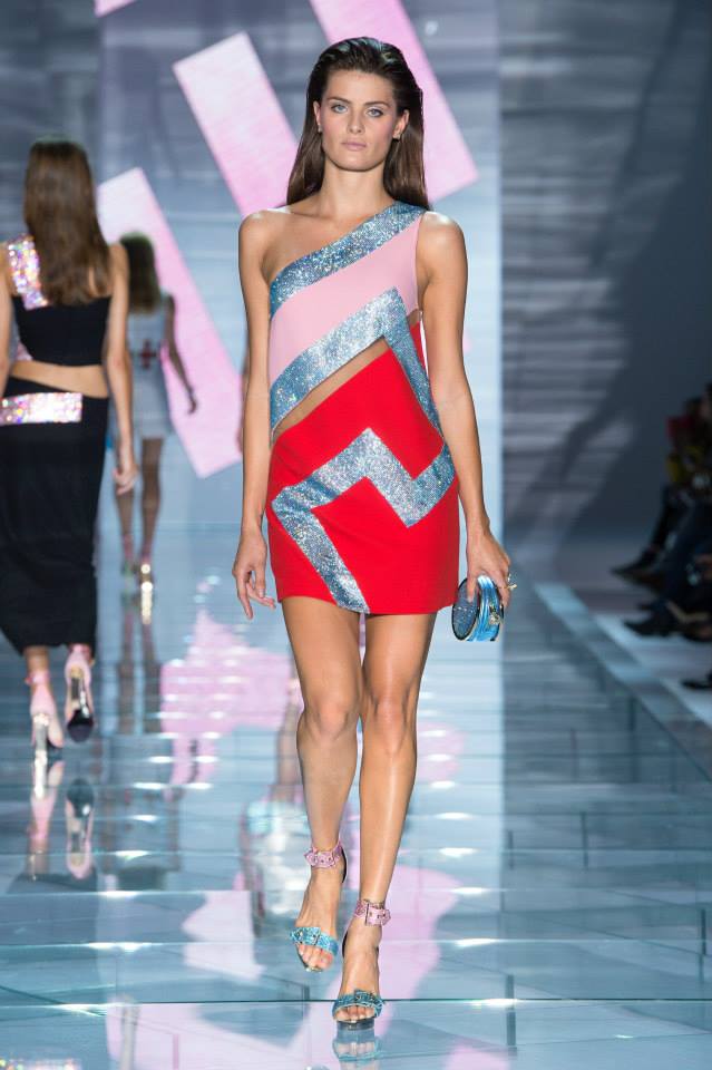 Versace: Смело, секси, свежо