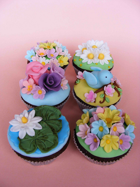 Сладко хоби (II част) - красиво декорирани кексчета