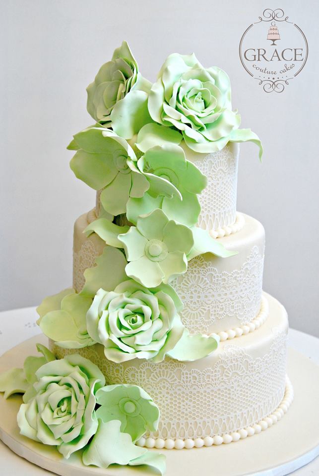 Сватбени торти, вдъхновени от висшата мода