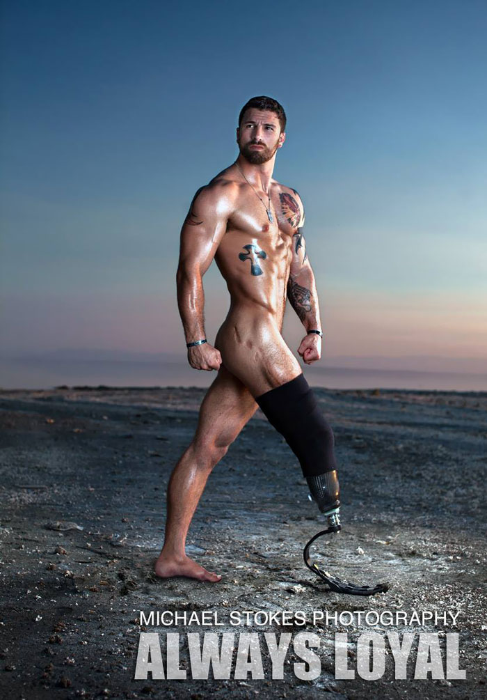 Секси снимки на ветерани, позиращи с ампутираните си крайници