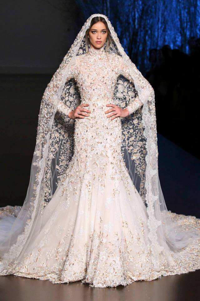 Добродетелна красота от Ralph & Russo