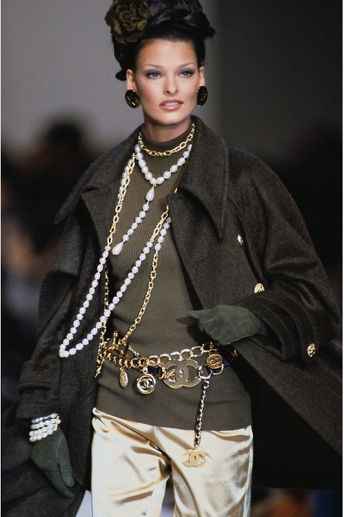 Най-легендарните винтидж визии на Chanel