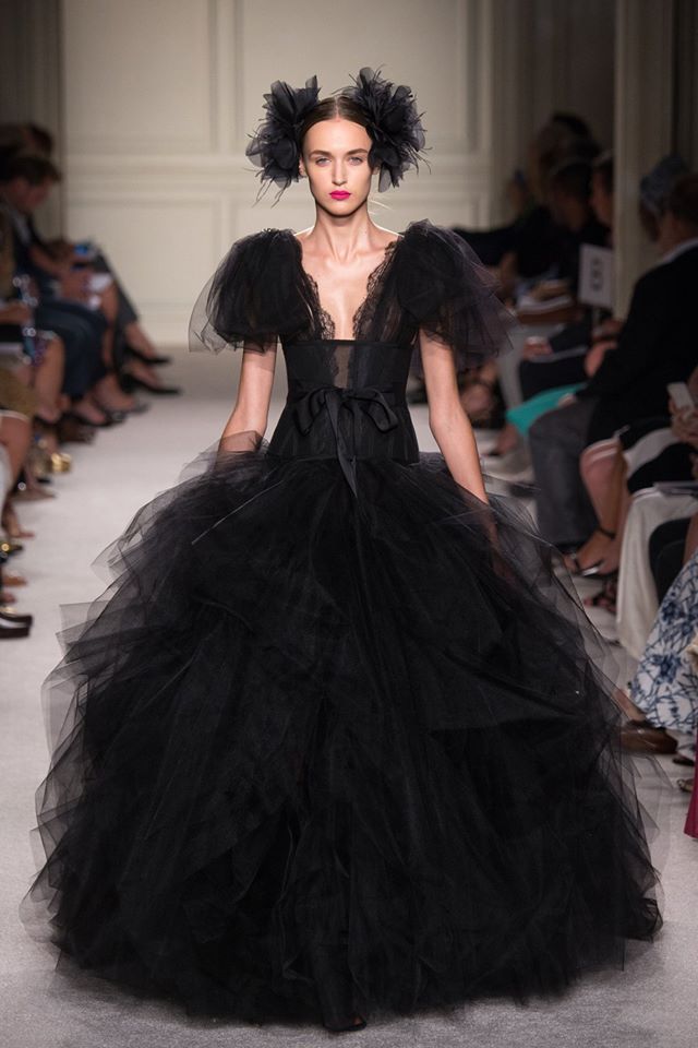 Класическа елегантност от Marchesa