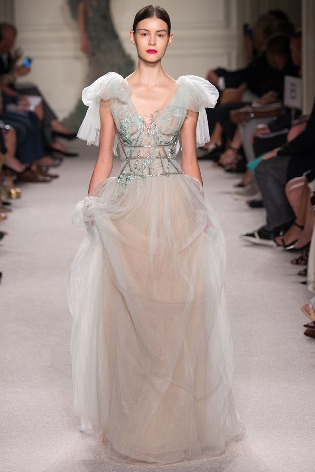 Класическа елегантност от Marchesa