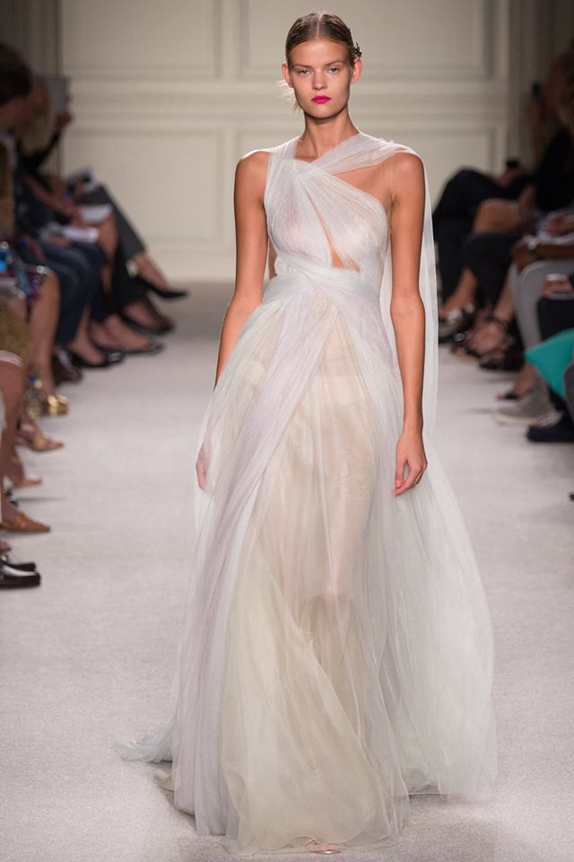 Класическа елегантност от Marchesa