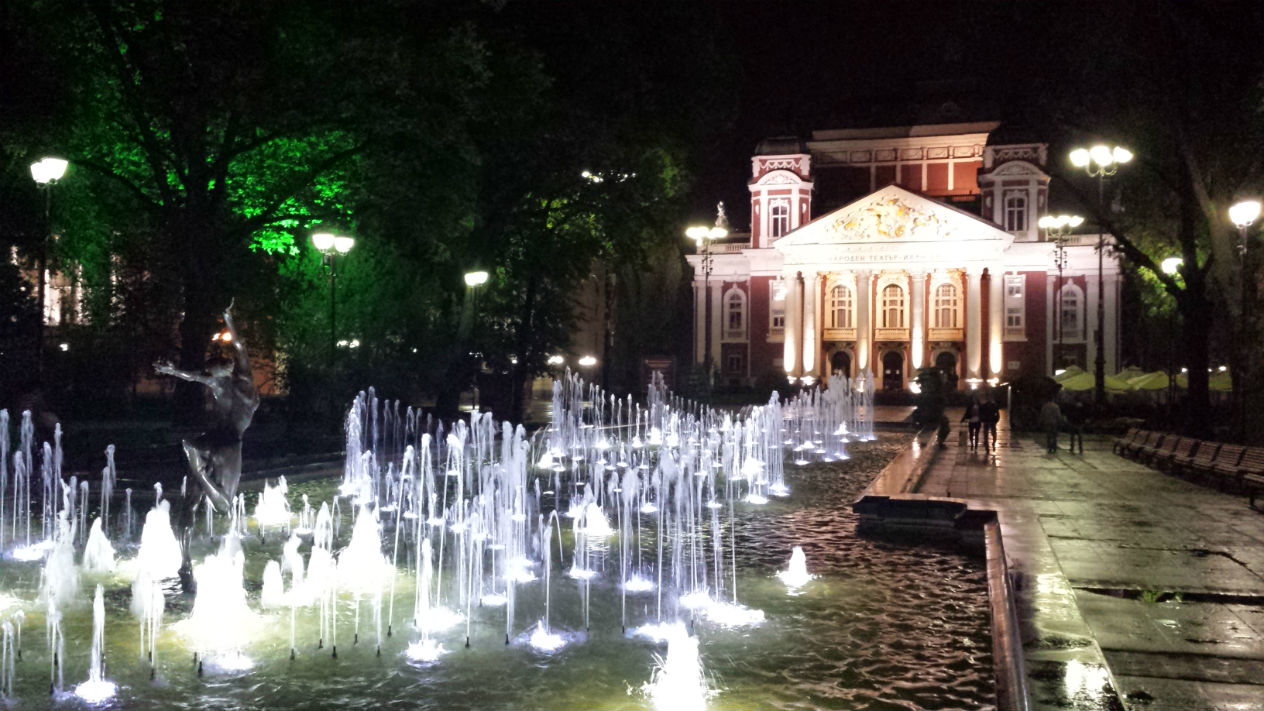 Нощна разходка в София