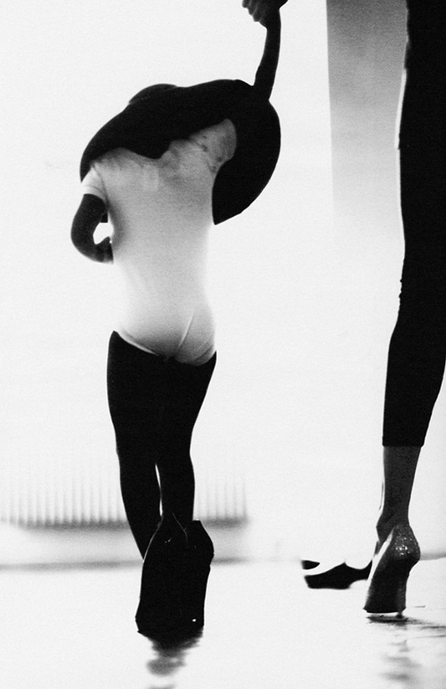 Брад Пит пусна интимни снимки на Анджелина от личния си архив