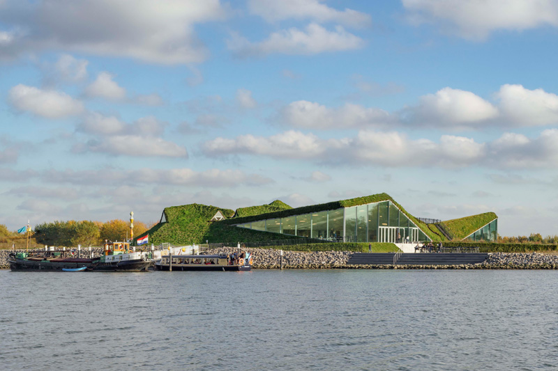 Музей със зелен покрив, подходящ за разходка