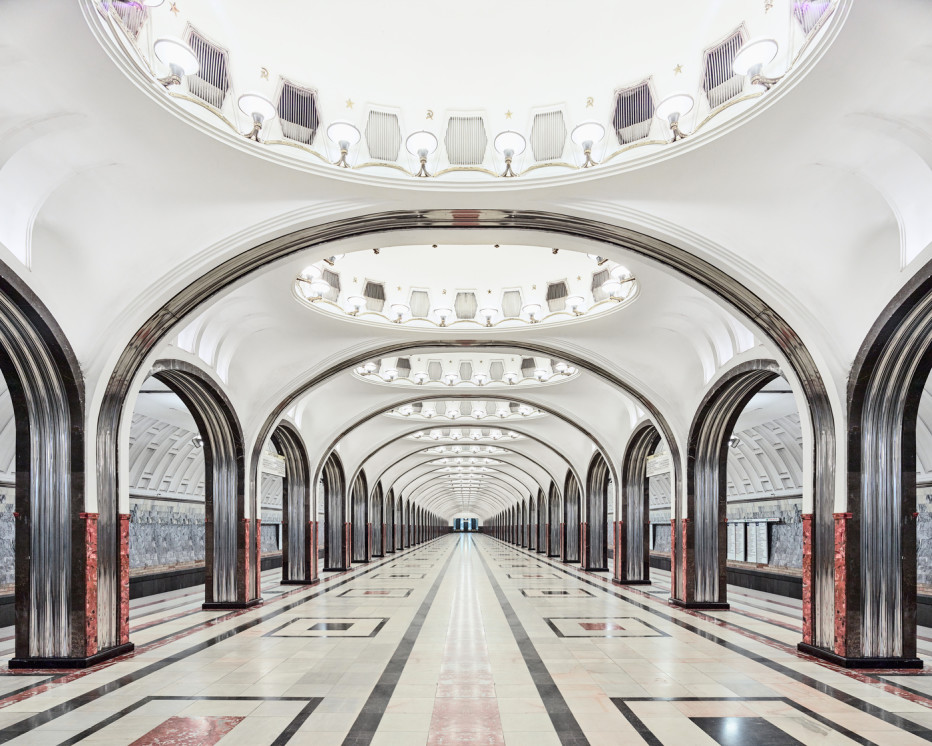 Пищната архитектура на метростанциите в Русия