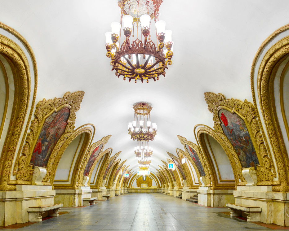 Пищната архитектура на метростанциите в Русия