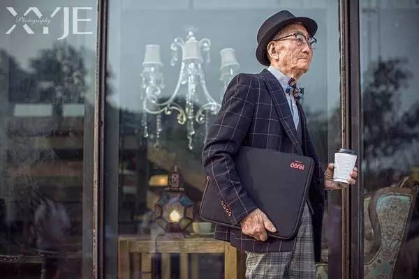 Най-стилният 85-годишен дядо